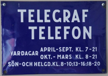 Öppettiderna. Emaljerad skylt. Westbergs.